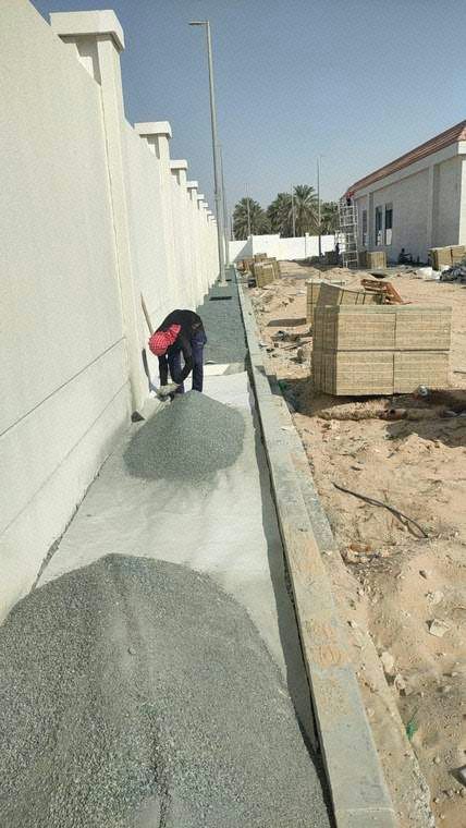Laying of aggregate bedding layer